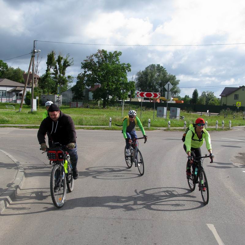 Перед переездом в Нивенском поворачиваем на Владимирово.