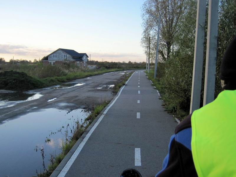 Едем по велодорожке через Поречье