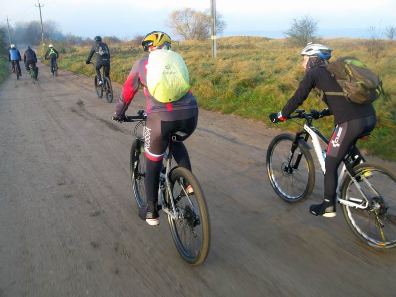 Проезжаем Голубые озёра.