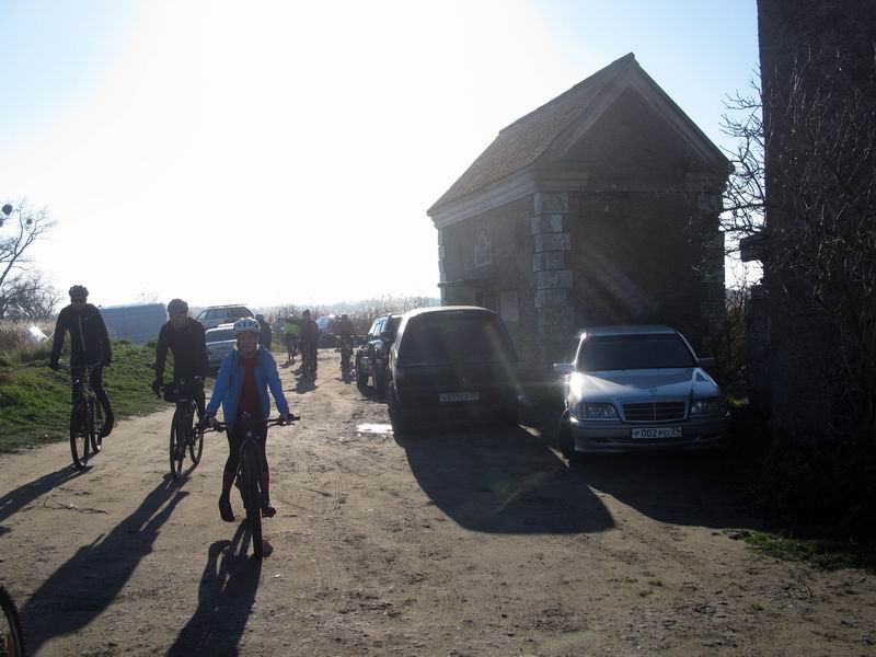 У насосных станций.