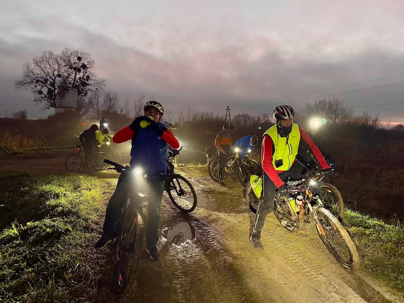 Вечерние грунты по дамбе.