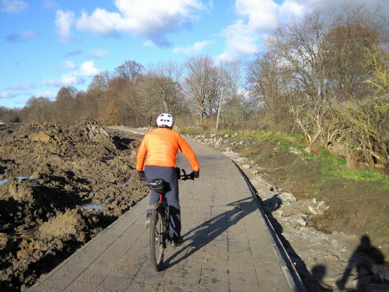 Гаврил Зыков на велодорожке