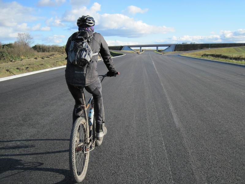 Александр Муравьёв на фоне развязки со строящимся Приморским кольцом