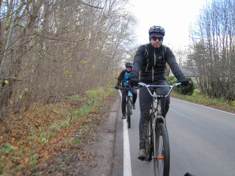 Небольшой участок по асфальту