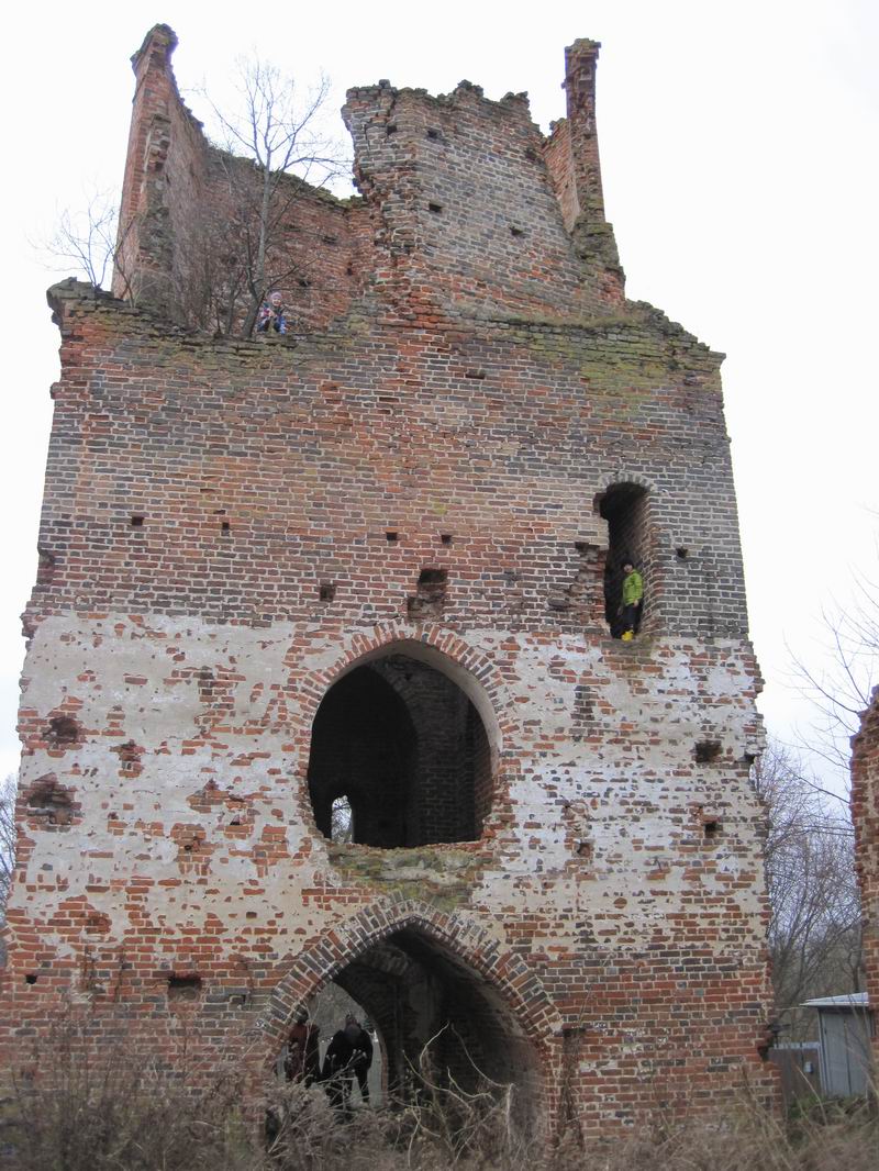 Илиана и Дамиан Мезеновы на башне кирхи