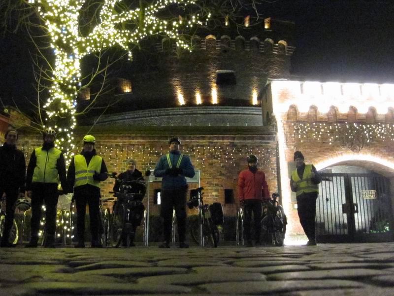 Стартовое фото. Слева направо: Роман Фурсенко, Вячеслав Дмитриев, Никита Никитин, Фёдор Щербина, Эдвард Ханкин, Сергей Мезенов