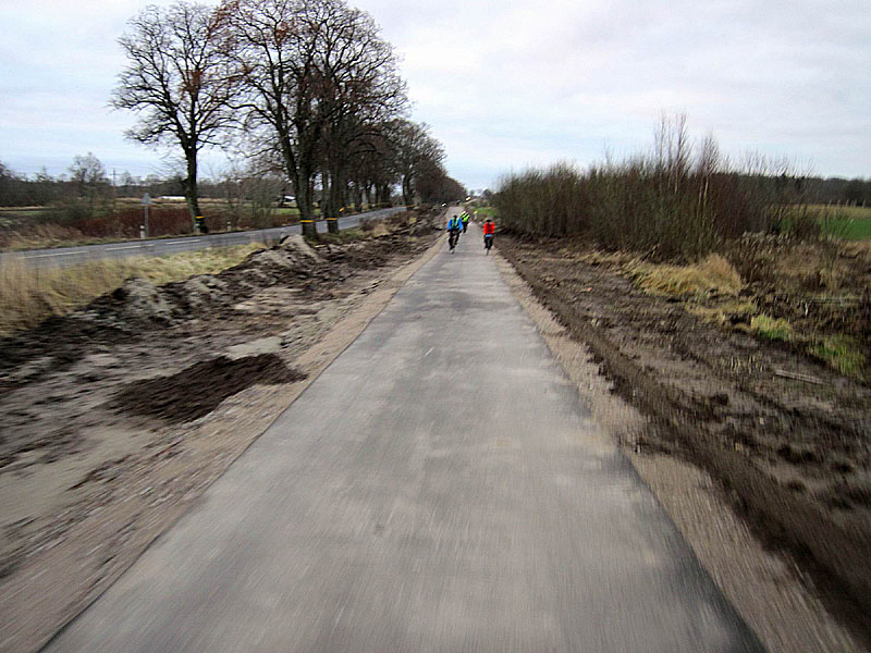 Начало велодорожки за Парусным