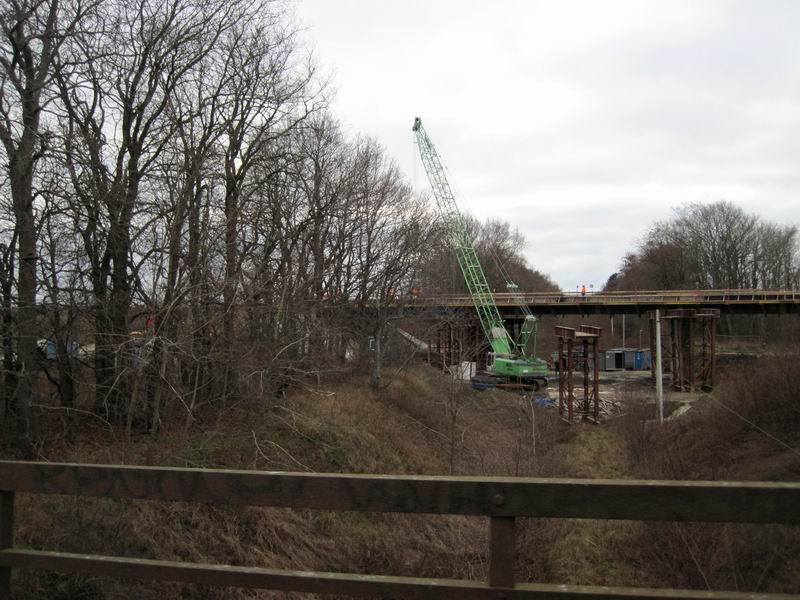 Вид на строительство нового моста со старого