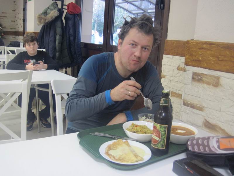 Остановились на обед в Блинной