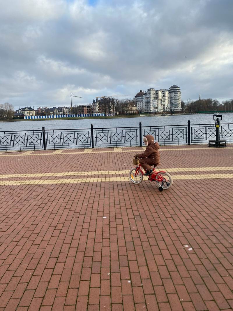 Юный велосипедист