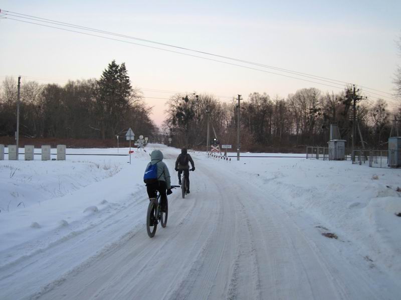 Пересекаем железную дорогу