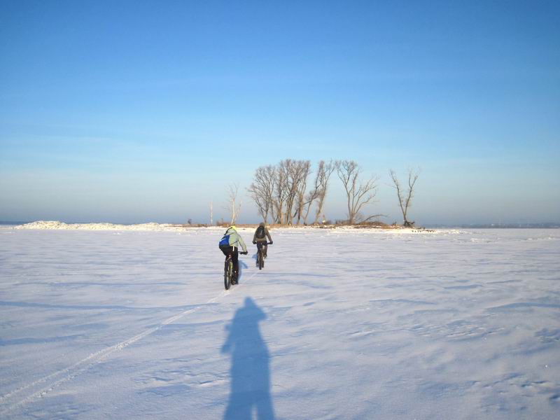 Подъезжаем к острову Насыпному