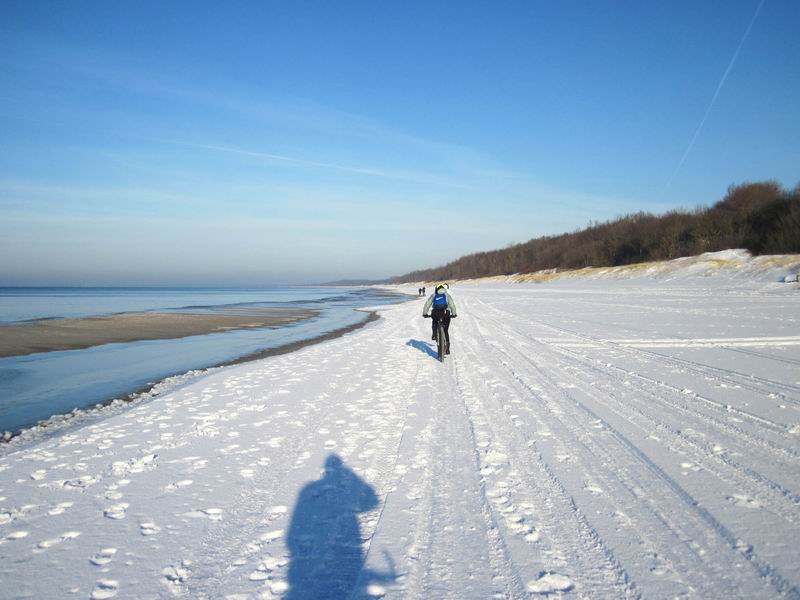 Едем по пляжу