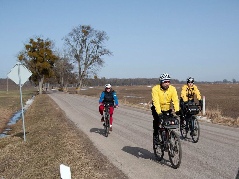 Мария Шакина, Анис Ахмедов и Азимжон Уролов.