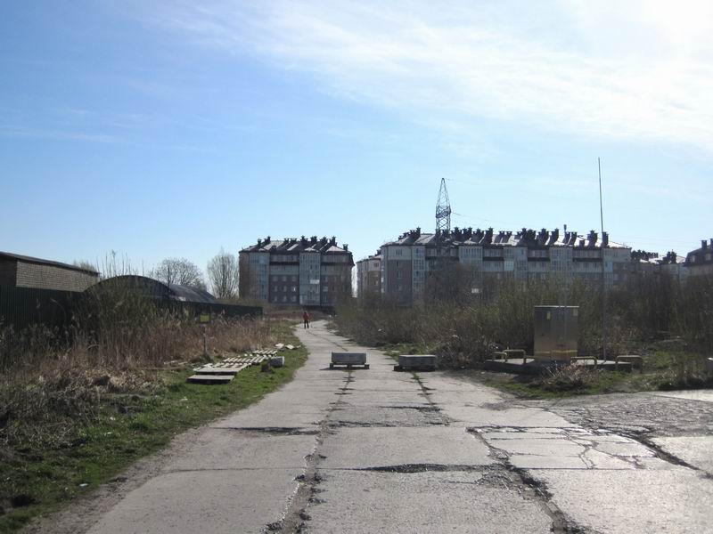 Бетонная дорога в город Мастеров