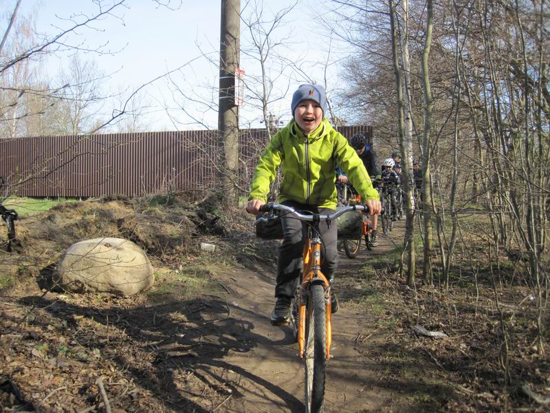 Едем по ней