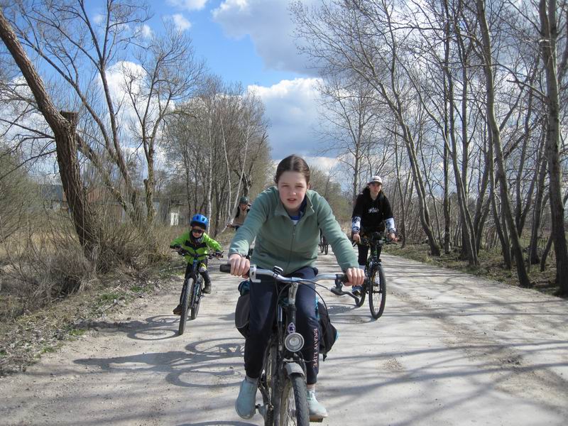 Едем по ней