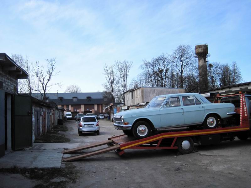 В гаражах обнаружили Волгу в хорошем состоянии