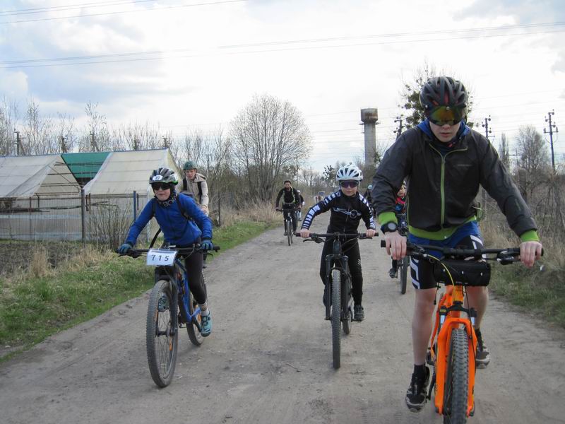 Едем по ул. Вишнёвой